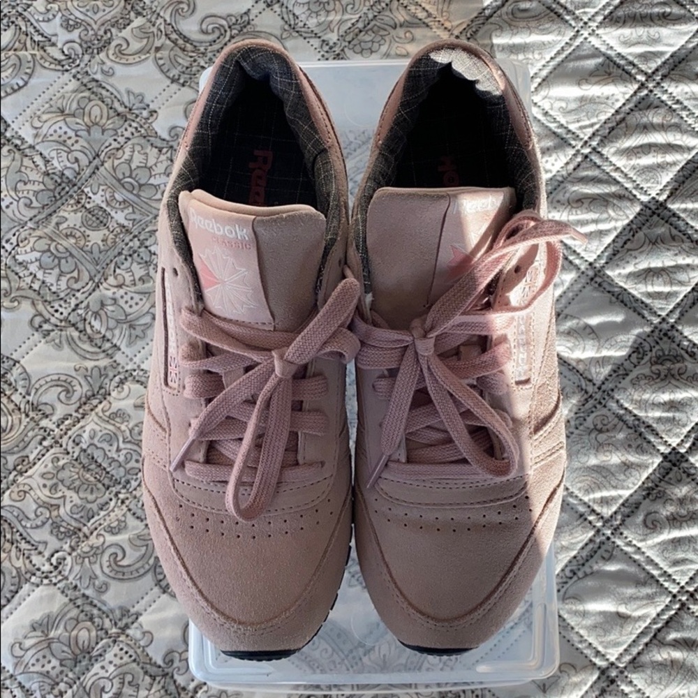 Reebok pink sneakers